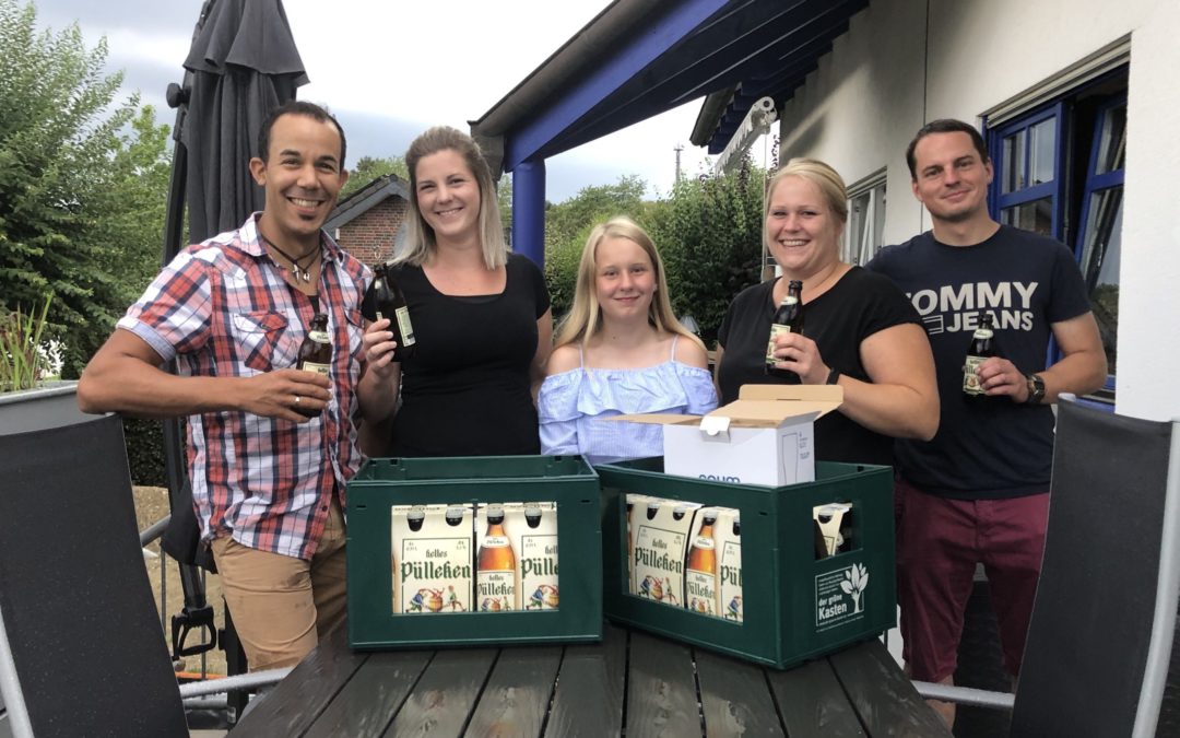 Aktion Super Nachbarn mit (von links) Jason und Lisa Wulf, Leonie, Anna und Carsten Menne. Foto: Kienbaum